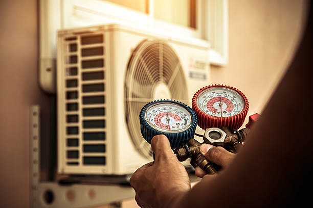 Professional Emergency Hvac technician working in North Boston, NY